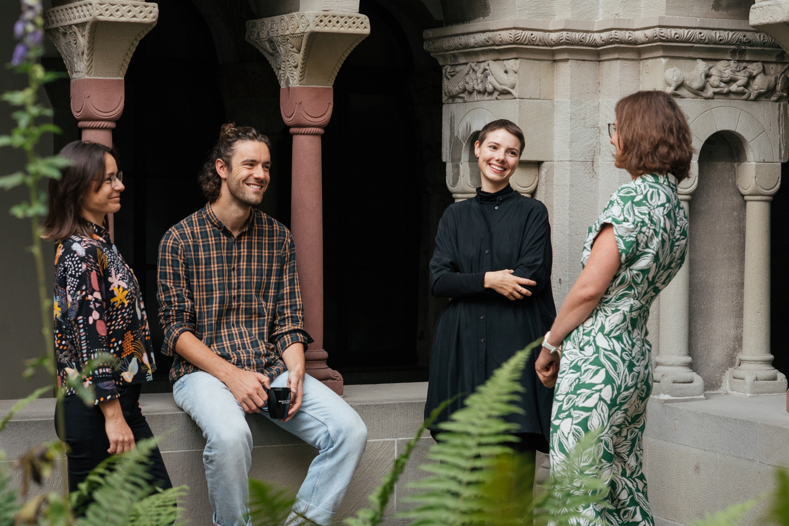 Austausch im Kreuzgang